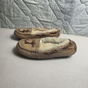 Ugg Suede moccasin slippers suede leather Slip on shoes shearling lining. 
Sz 5